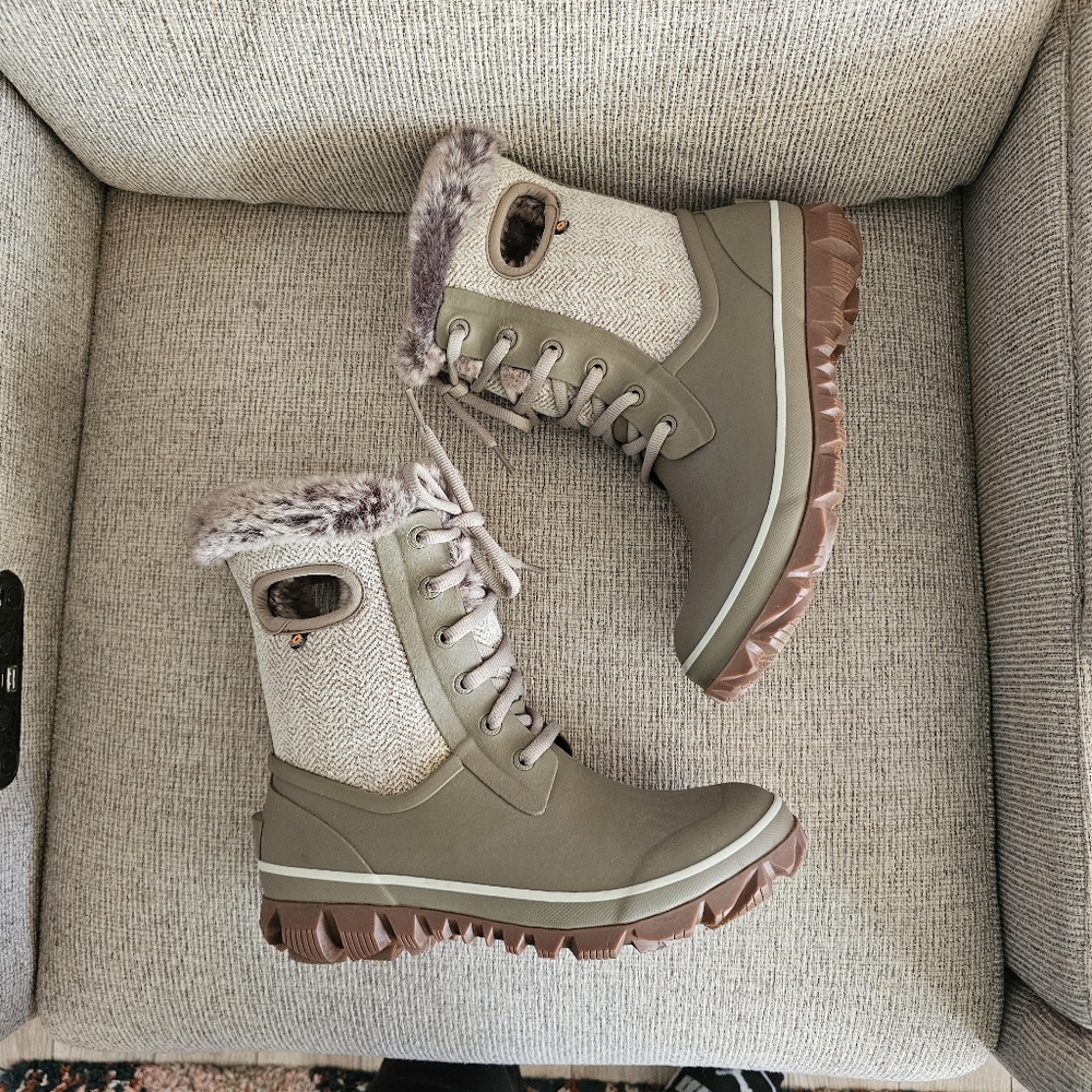 Bogs Arcata Waterproof Snow Boots - Picture 3 of 8